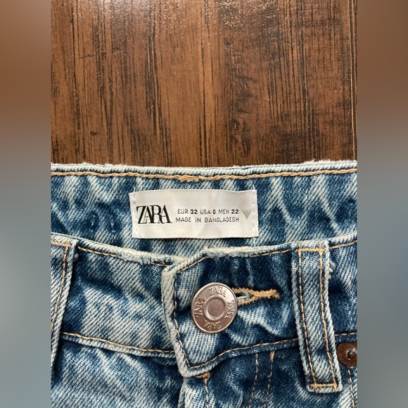 Brand new Zara jeans. Light blue colour. Size USA 0 / EUR 32. - Picture 3 of 3